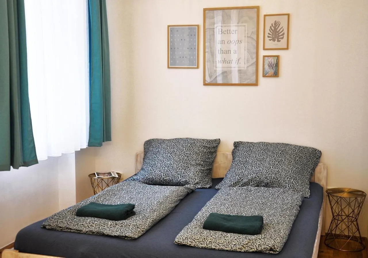 Cozy Design Home - Near Keleti & Citypark بودابست